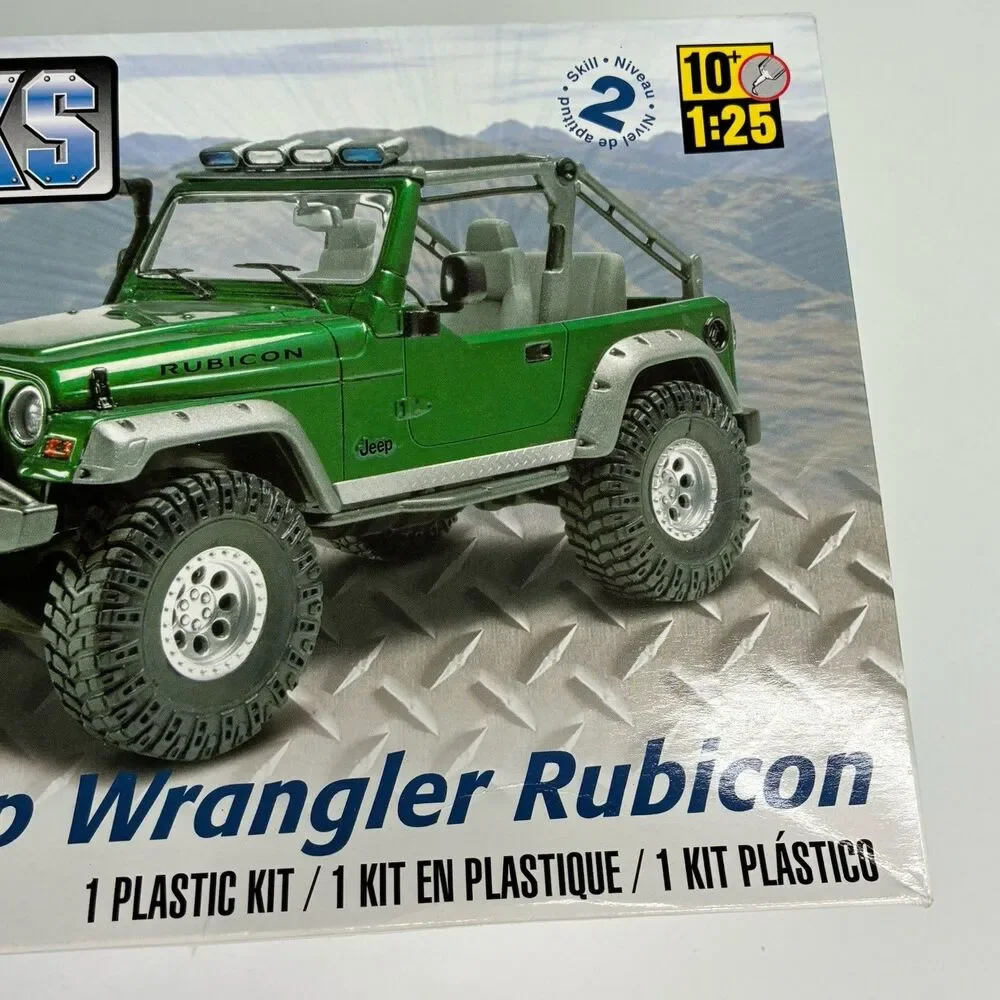 Revell Trucks Jeep Wrangler Rubicon 1:25 Model Kit Open Box Sealed Bags 85-4053